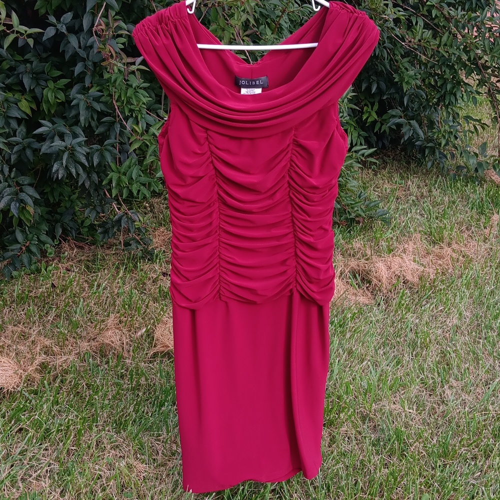 NWT SIZE 6 JOLIBEL RED DRESS